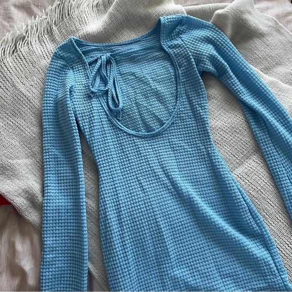 PrettyLittleThing Blue Coverup Dress - Picture 4 of 8